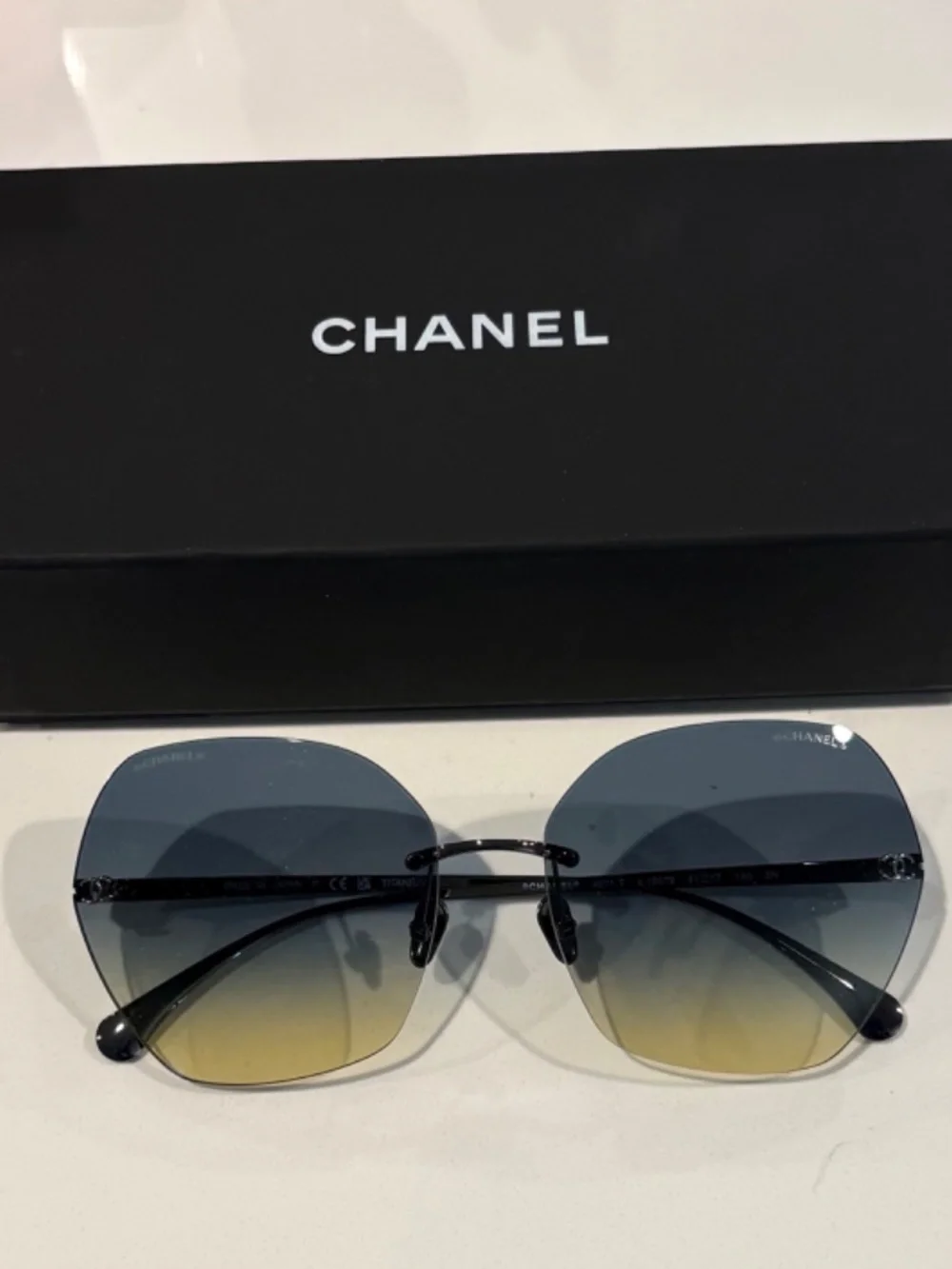 CHANEL Sunglasses